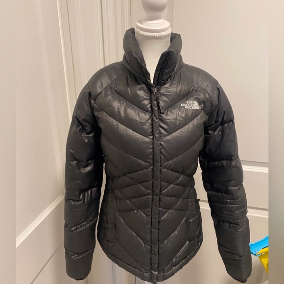The North Face women’s puffer jacket - Picture 1 of 3